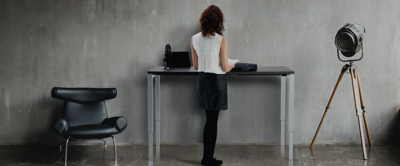 How to use a standing desk - Rega in action
