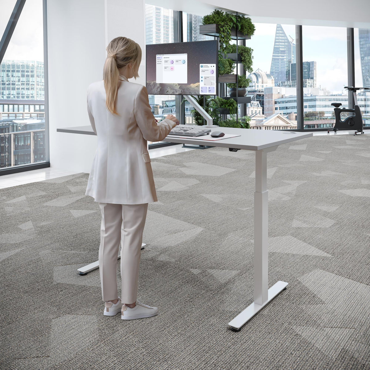 Smart Desk Adjustable - NeoActiv2 - Woman Using the Desk While Standing